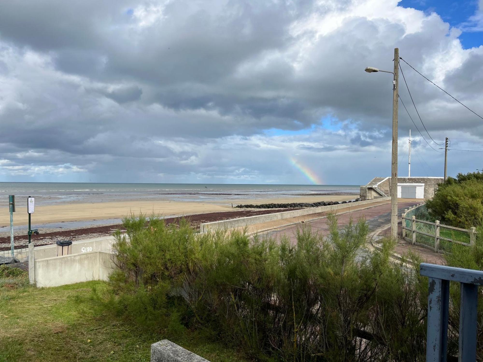 Villa D'Architecte - Les Pieds Dans L'Eau Ver-sur-Mer Esterno foto